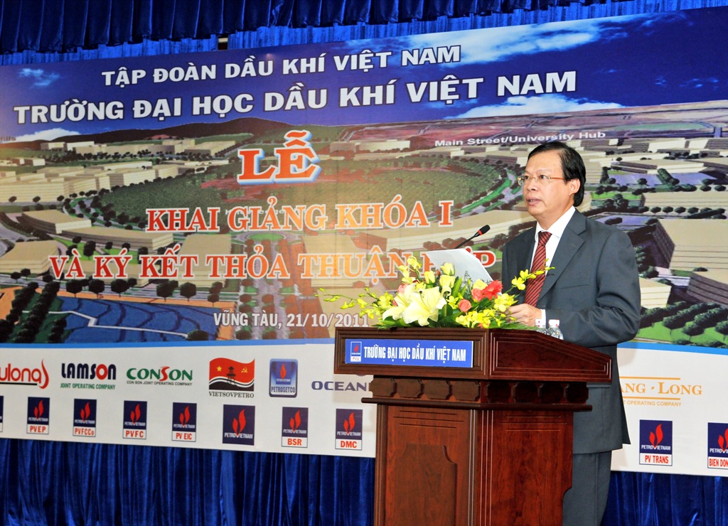 le khai giang 04