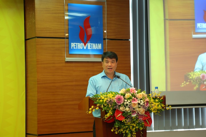 Bi thu Dang uy Khoi DNTW Y Thanh Ha Nie KDam phat bieu Small